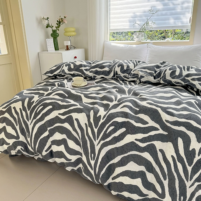 91家纺网 家纺一手货源 找家纺 梵巢家纺 芦荟棉被套，被罩化纤被套斑马纹