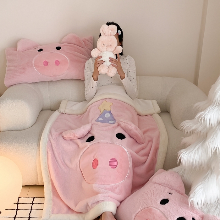 91家纺网 家纺一手货源 找家纺 黛舒家居 2024新款三利欧贴布绣花毛毯粉猪