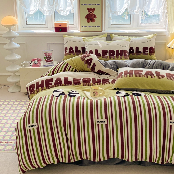 91家纺网 家纺一手货源 找家纺 斯卡诺家纺 2025新款小清新双面牛奶绒印花四件套 熊猫乐园