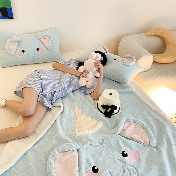 91家纺网 家纺一手货源 找家纺 黛舒家居 2024新款三利欧贴布绣花毛毯大象