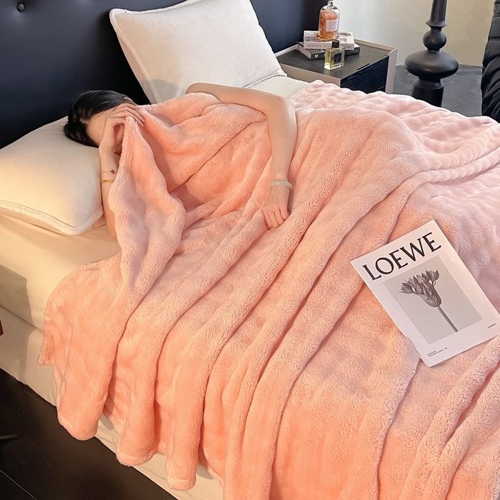 91家纺网 家纺一手货源 找家纺 一帆毯业 免费压缩抽空 300克 仿兔毛泡泡绒高克重法莱绒牛奶绒珊瑚绒兔兔卷边毛毯（外贸跨境供货） 粉玉