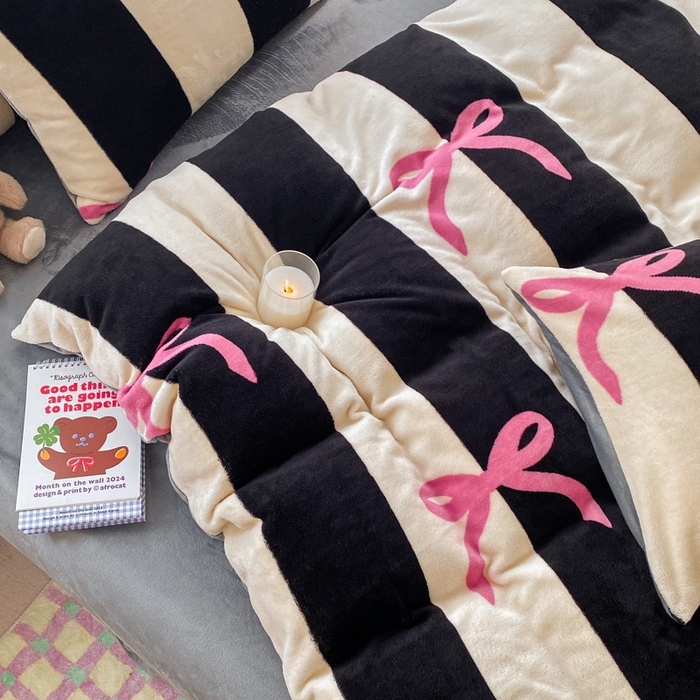 91家纺网 家纺一手货源 找家纺 利禾家纺 2025新款小清新双面牛奶绒印花四件套 蝶舞