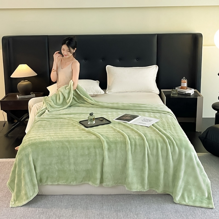 91家纺网 家纺一手货源 找家纺 一帆毯业 免费压缩抽空 300克 仿兔毛泡泡绒高克重法莱绒牛奶绒珊瑚绒兔兔卷边毛毯（外贸跨境供货） 果绿