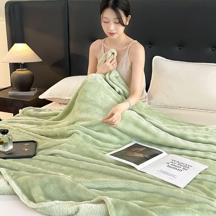 91家纺网 家纺一手货源 找家纺 一帆毯业 免费压缩抽空 300克 仿兔毛泡泡绒高克重法莱绒牛奶绒珊瑚绒兔兔卷边毛毯（外贸跨境供货） 果绿