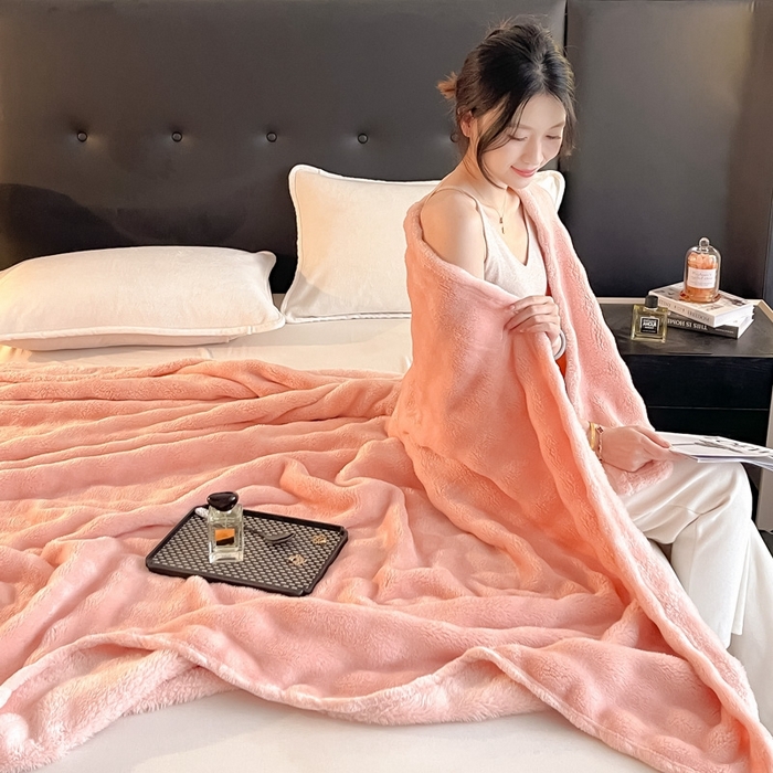 91家纺网 家纺一手货源 找家纺 一帆毯业 免费压缩抽空 300克 仿兔毛泡泡绒高克重法莱绒牛奶绒珊瑚绒兔兔卷边毛毯（外贸跨境供货） 粉玉