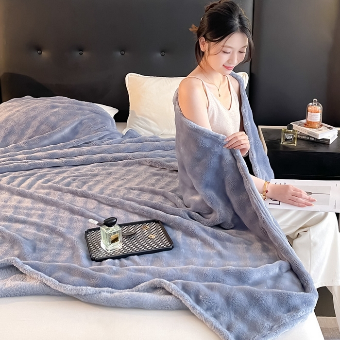 91家纺网 家纺一手货源 找家纺 一帆毯业 免费压缩抽空 300克 仿兔毛泡泡绒高克重法莱绒牛奶绒珊瑚绒兔兔卷边毛毯（外贸跨境供货） 浅灰