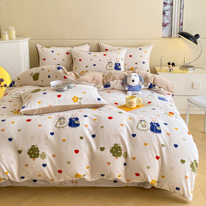 91家纺网 家纺一手货源 找家纺 斯卡诺家纺2025新款小清新双面牛奶绒印花四件套 熊兔家园