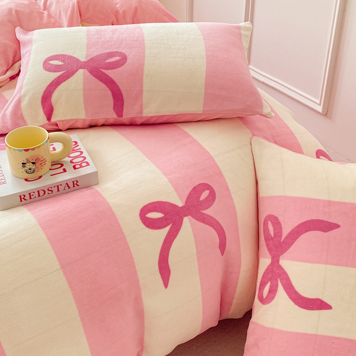 91家纺网 家纺一手货源 找家纺 斯卡诺家纺 2024新款小清新双面牛奶绒印花四件套 蝶舞粉