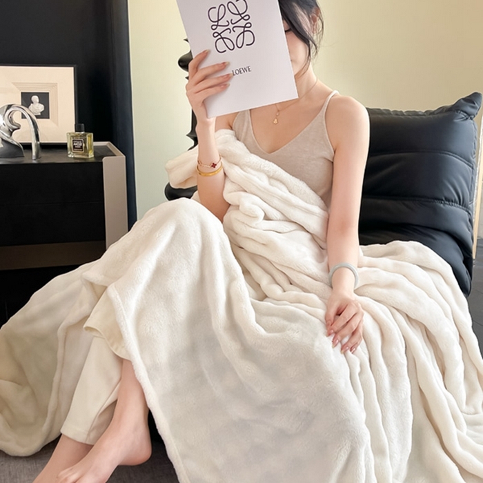 91家纺网 家纺一手货源 找家纺 （总）一帆毯业 免费压缩抽空 300克 仿兔毛泡泡绒高克重法莱绒牛奶绒珊瑚绒兔兔卷边毛毯（外贸跨境供货）