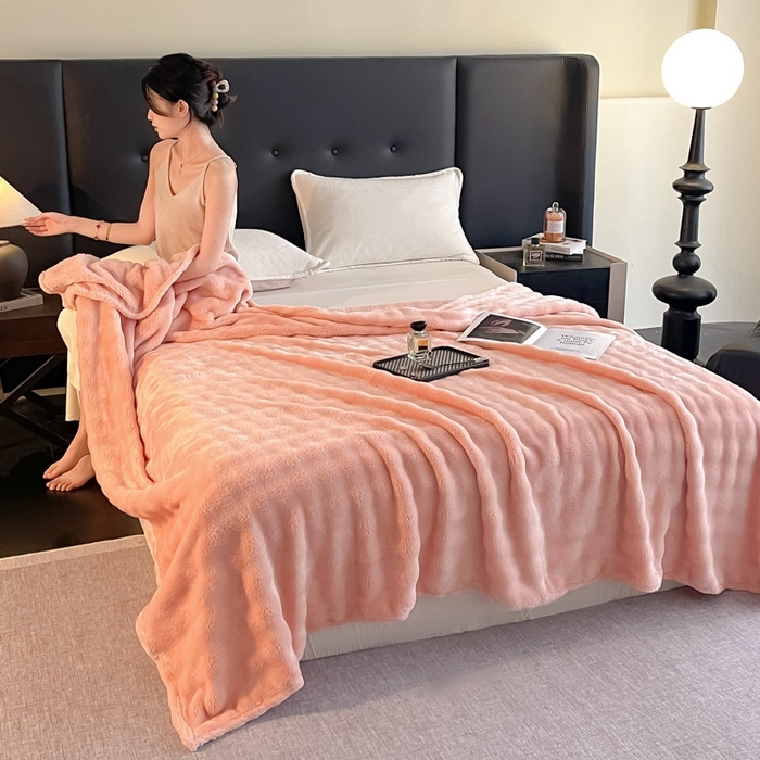 91家纺网 家纺一手货源 找家纺 一帆毯业 免费压缩抽空 300克 仿兔毛泡泡绒高克重法莱绒牛奶绒珊瑚绒兔兔卷边毛毯（外贸跨境供货） 粉玉