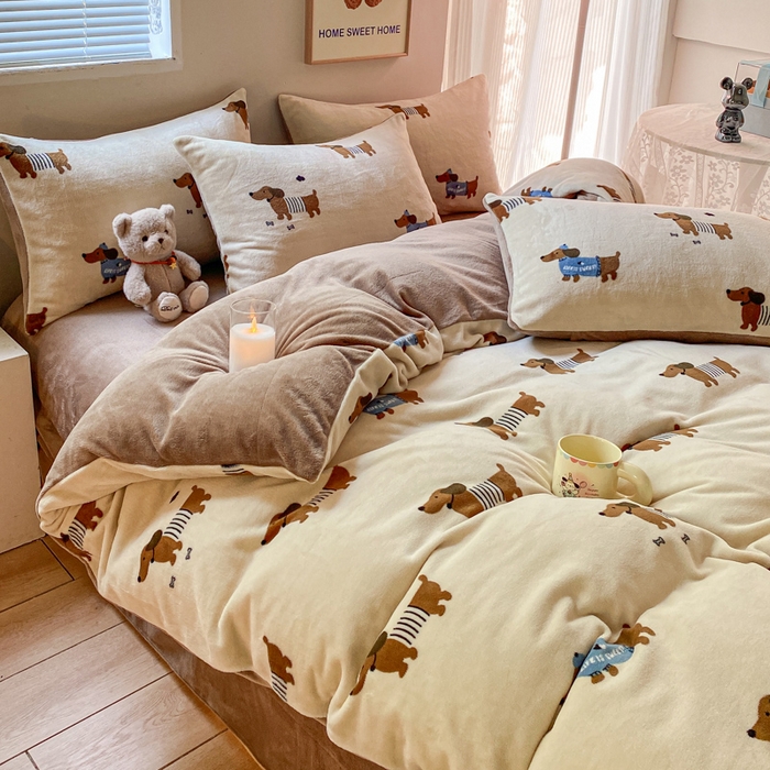 91家纺网 家纺一手货源 找家纺 利禾家纺 2024新款小清新双面牛奶绒印花四件套 快乐小狗