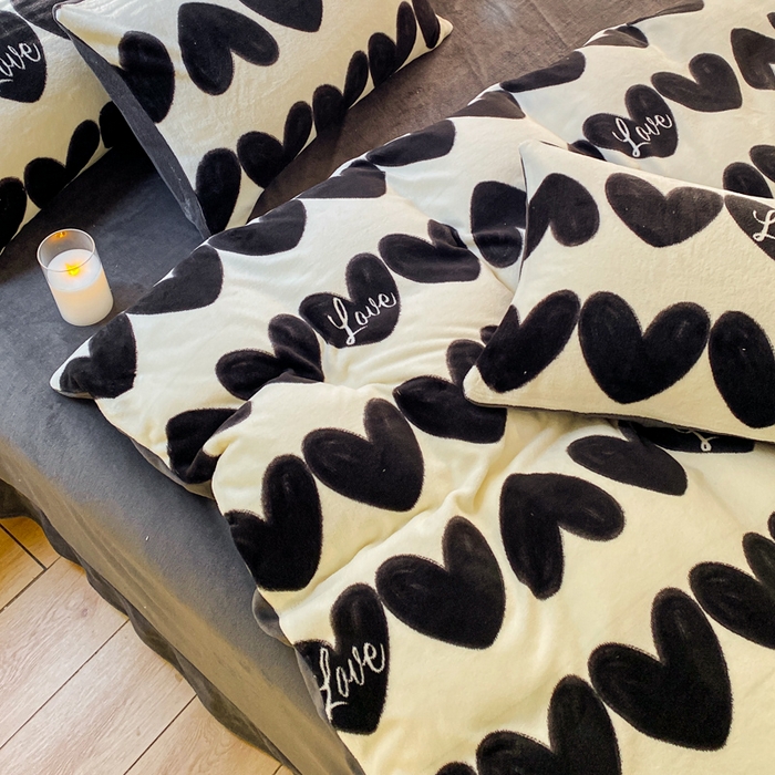 91家纺网 家纺一手货源 找家纺 斯卡诺家纺 2025新款小清新双面牛奶绒印花四件套 喜欢你