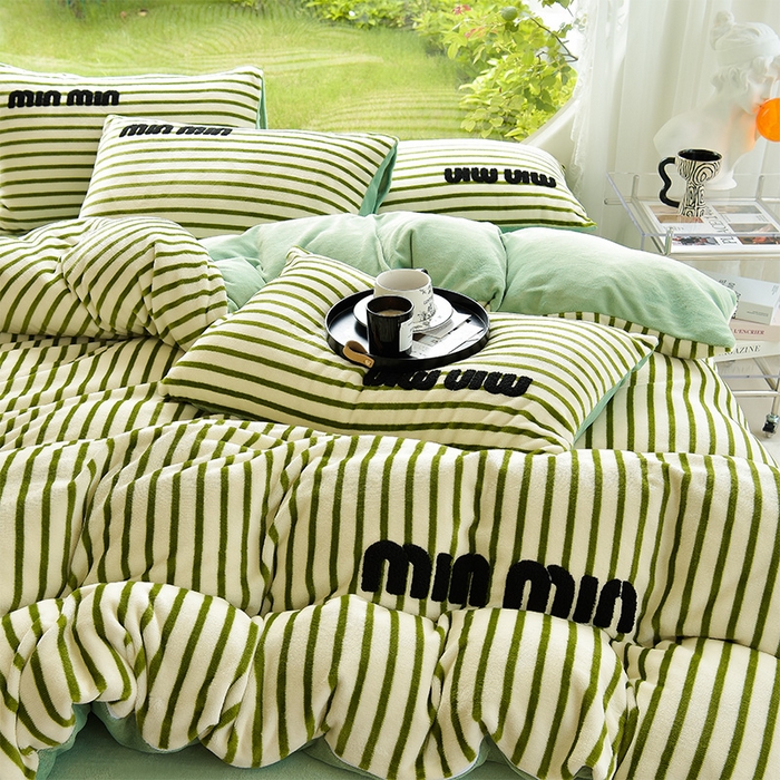 91家纺网 家纺一手货源 找家纺 炫拼 2024新款条纹minmin牛奶绒四件套 minmin绿