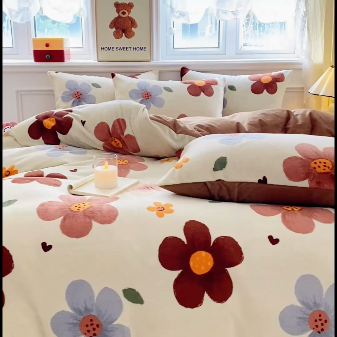 91家纺网 家纺一手货源 找家纺 斯卡诺家纺 2025新款小清新双面牛奶绒印花四件套 繁华咖