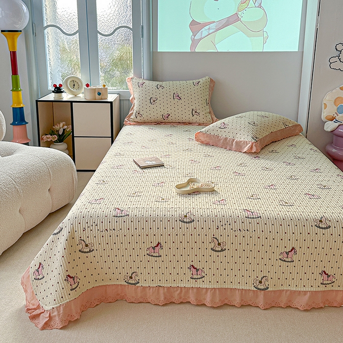 91家纺网 家纺一手货源 找家纺 源舜 2025新款云感皱皱纱法式床盖三件套 木马点点