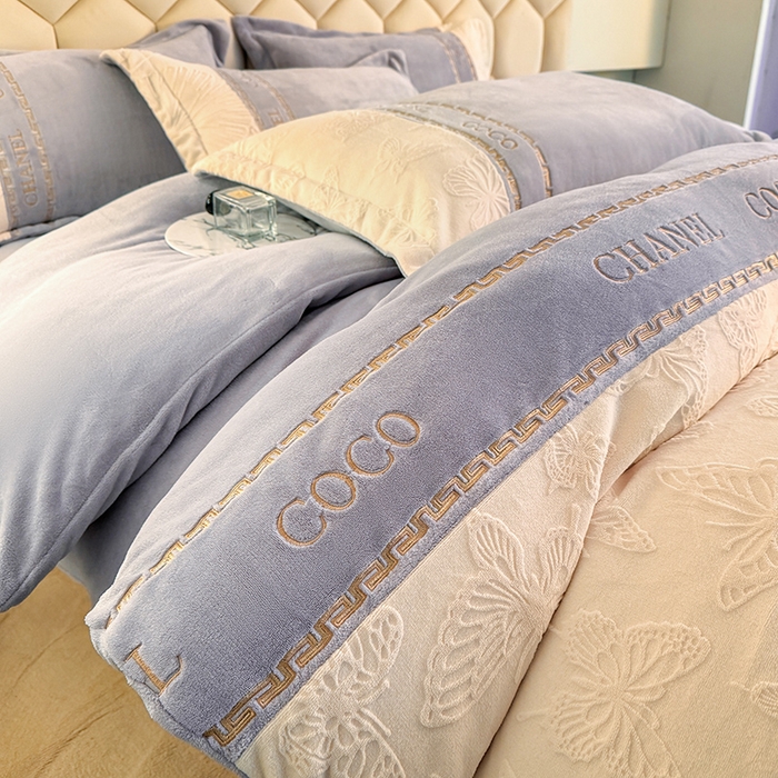 91家纺网 家纺一手货源 找家纺 宅家居 2024新款雕花拼接刺绣全消光A类高克重牛奶绒四件套-蝶之舞系列 蝶之舞-浅紫