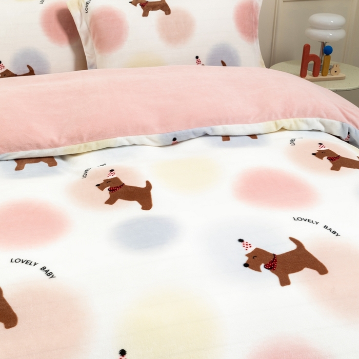 91家纺网 家纺一手货源 找家纺 宜家坊 2024新款加厚保暖印花牛奶绒四件套 波点徕卡