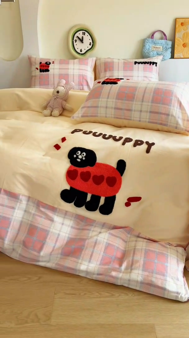 91家纺网 家纺一手货源 找家纺 千朵 2024新款全棉磨毛绣花毛巾绣四件套 爱心狗