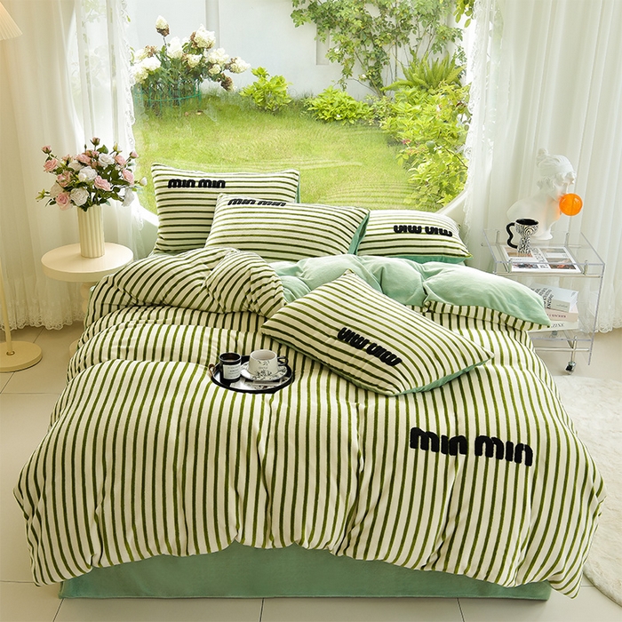 91家纺网 家纺一手货源 找家纺 炫拼 2024新款条纹minmin牛奶绒四件套 minmin绿