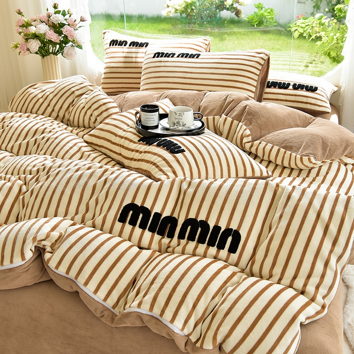 91家纺网 家纺一手货源 找家纺 炫拼 2024新款条纹minmin牛奶绒四件套 minmin咖