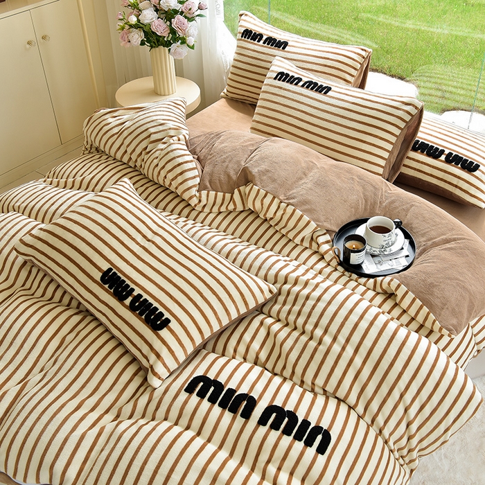 91家纺网 家纺一手货源 找家纺 炫拼 2024新款条纹minmin牛奶绒四件套 minmin咖