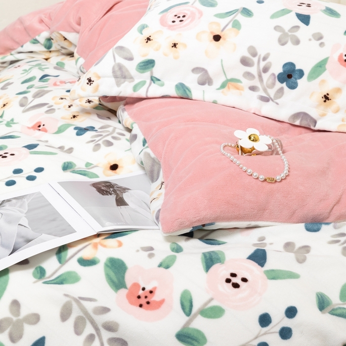 91家纺网 家纺一手货源 找家纺 宜家坊 2024新款加厚保暖印花牛奶绒四件套 甜蜜花语