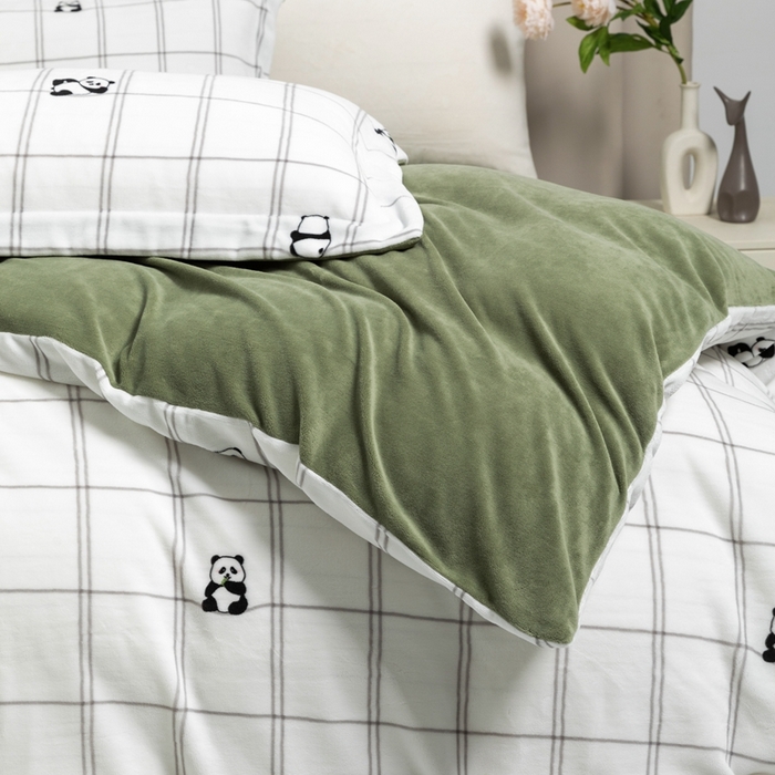 91家纺网 家纺一手货源 找家纺 宜家坊 2024新款加厚保暖印花牛奶绒四件套 胖达绒绒-青豆绿