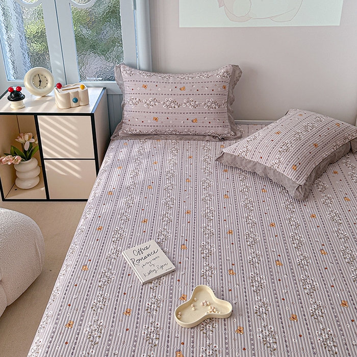 91家纺网 家纺一手货源 找家纺 源舜 2025新款云感皱皱纱法式床盖三件套 欧尼熊