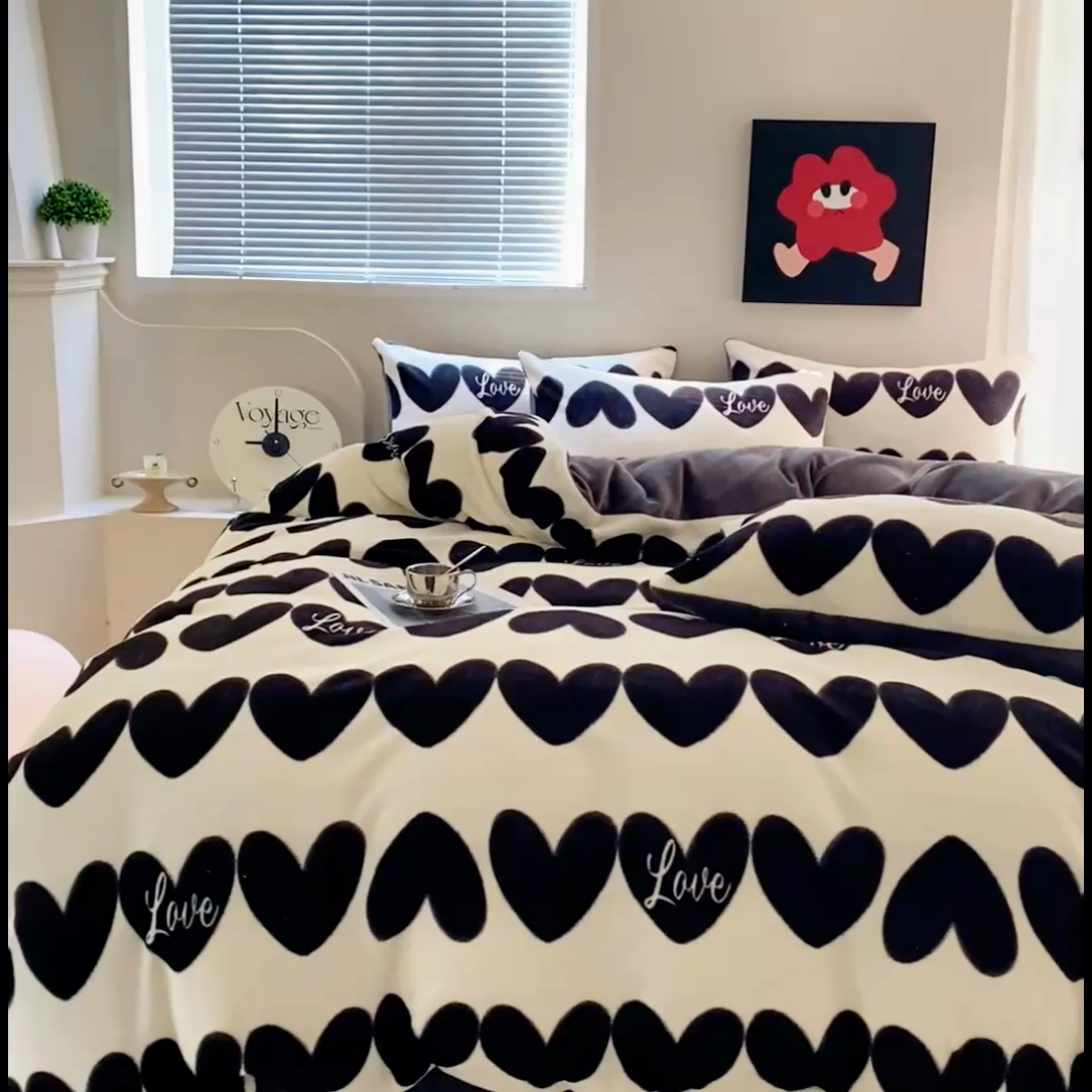 91家纺网 家纺一手货源 找家纺 斯卡诺家纺 2025新款小清新双面牛奶绒印花四件套 喜欢你