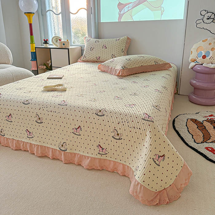 91家纺网 家纺一手货源 找家纺 源舜 2025新款云感皱皱纱法式床盖三件套 木马点点