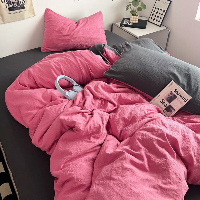 91家纺网 家纺一手货源 找家纺 优佳优品 2024新款ins风超柔褶皱亲肤磨毛水洗棉四件套 玫红深灰