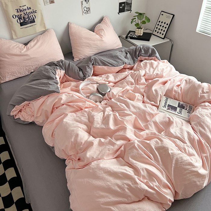 91家纺网 家纺一手货源 找家纺 优佳优品 2024新款ins风超柔褶皱亲肤磨毛水洗棉四件套 浅粉灰