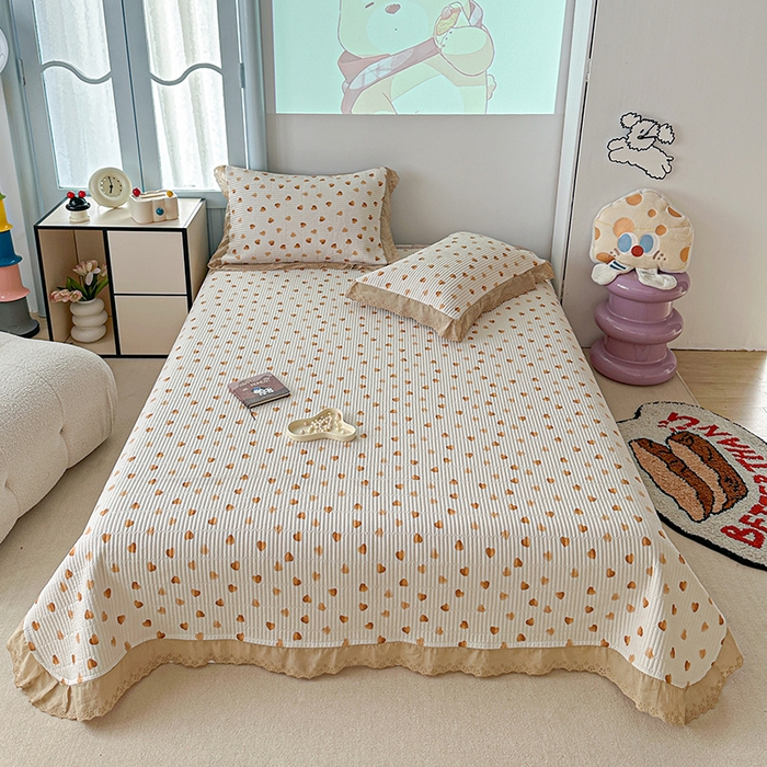 91家纺网 家纺一手货源 找家纺 源舜 2025新款云感皱皱纱法式床盖三件套 梦幻爱心