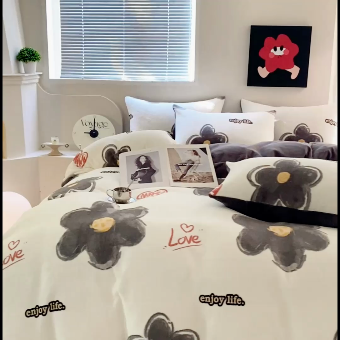 91家纺网 家纺一手货源 找家纺 斯卡诺家纺 2025新款小清新双面牛奶绒印花四件套 花朵灰