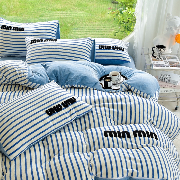 91家纺网 家纺一手货源 找家纺 炫拼 2024新款条纹minmin牛奶绒四件套 minmin蓝