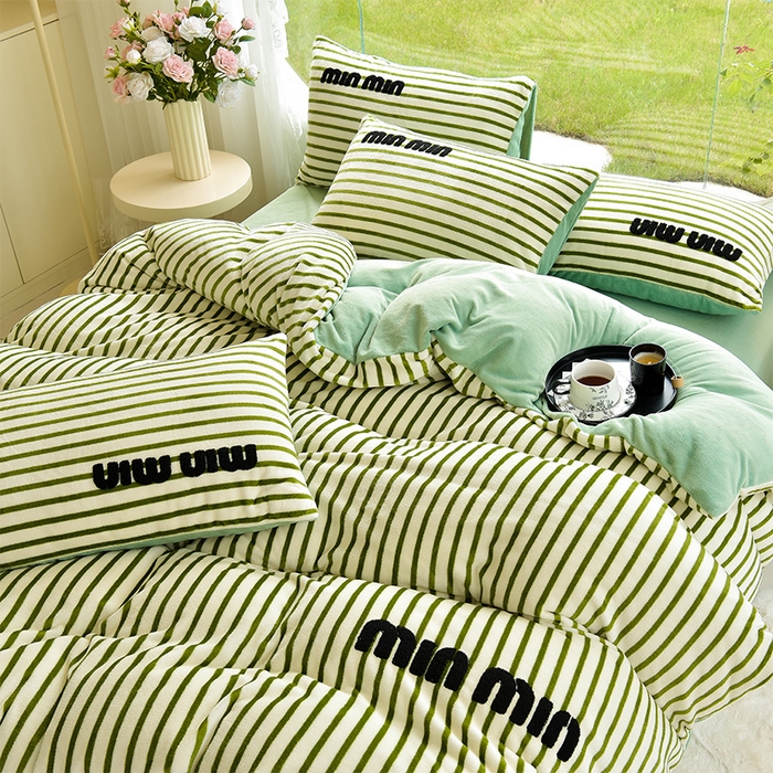 91家纺网 家纺一手货源 找家纺 炫拼 2024新款条纹minmin牛奶绒四件套 minmin绿