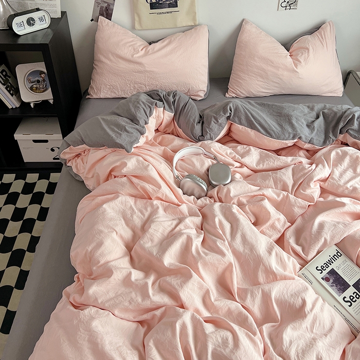 91家纺网 家纺一手货源 找家纺 优佳优品 2024新款ins风超柔褶皱亲肤磨毛水洗棉四件套 浅粉灰