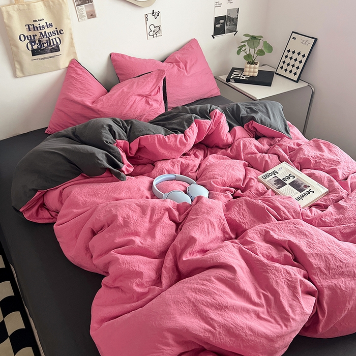 91家纺网 家纺一手货源 找家纺 优佳优品 2024新款ins风超柔褶皱亲肤磨毛水洗棉四件套 玫红深灰