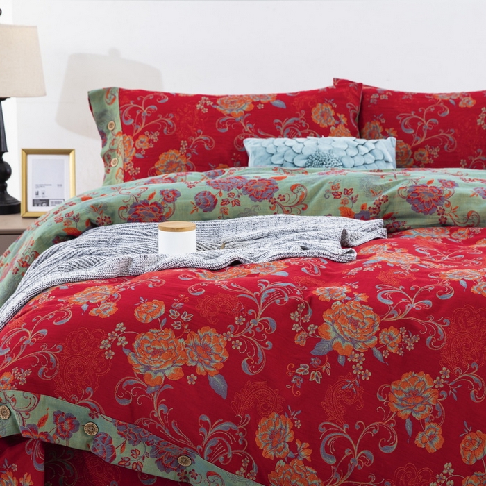 91家纺网 家纺一手货源 找家纺 鲁爱 2025新款全棉色织双层纱纽扣款四件套 陌上花开-红