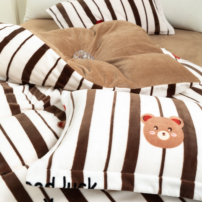 91家纺网 家纺一手货源 找家纺 宜家坊 2024新款加厚保暖印花牛奶绒四件套 潮流熊熊