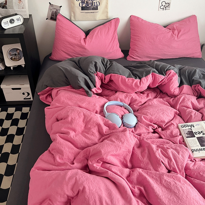 91家纺网 家纺一手货源 找家纺 优佳优品 2024新款ins风超柔褶皱亲肤磨毛水洗棉四件套 玫红深灰