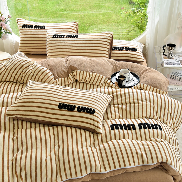 91家纺网 家纺一手货源 找家纺 炫拼 2024新款条纹minmin牛奶绒四件套 minmin咖