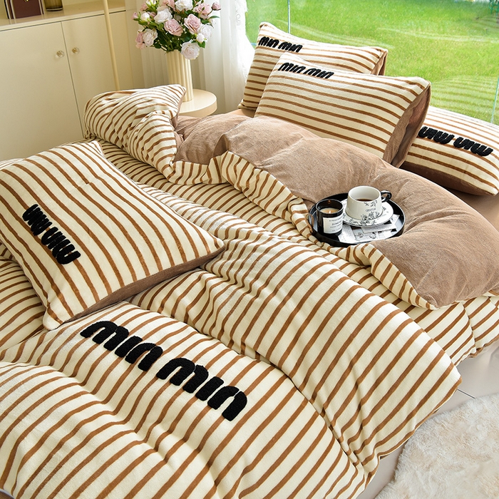 91家纺网 家纺一手货源 找家纺 炫拼 2024新款条纹minmin牛奶绒四件套 minmin咖