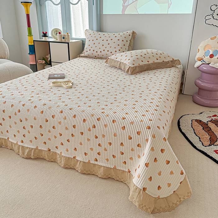 91家纺网 家纺一手货源 找家纺 源舜 2025新款云感皱皱纱法式床盖三件套 梦幻爱心