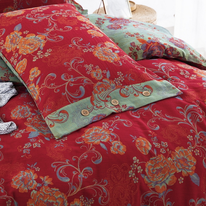 91家纺网 家纺一手货源 找家纺 鲁爱 2025新款全棉色织双层纱纽扣款四件套 陌上花开-红