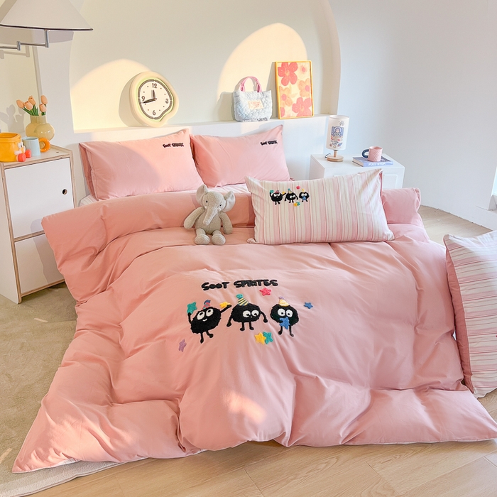 91家纺网 家纺一手货源 找家纺 千朵 2024新款全棉磨毛绣花毛巾绣四件套 粉色小煤球