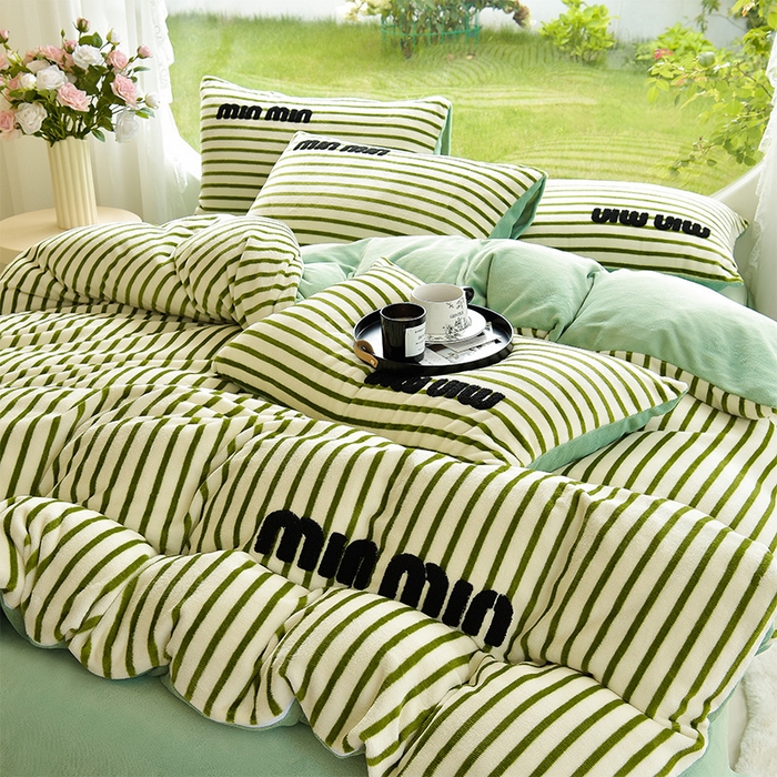 91家纺网 家纺一手货源 找家纺 炫拼 2024新款条纹minmin牛奶绒四件套 minmin绿