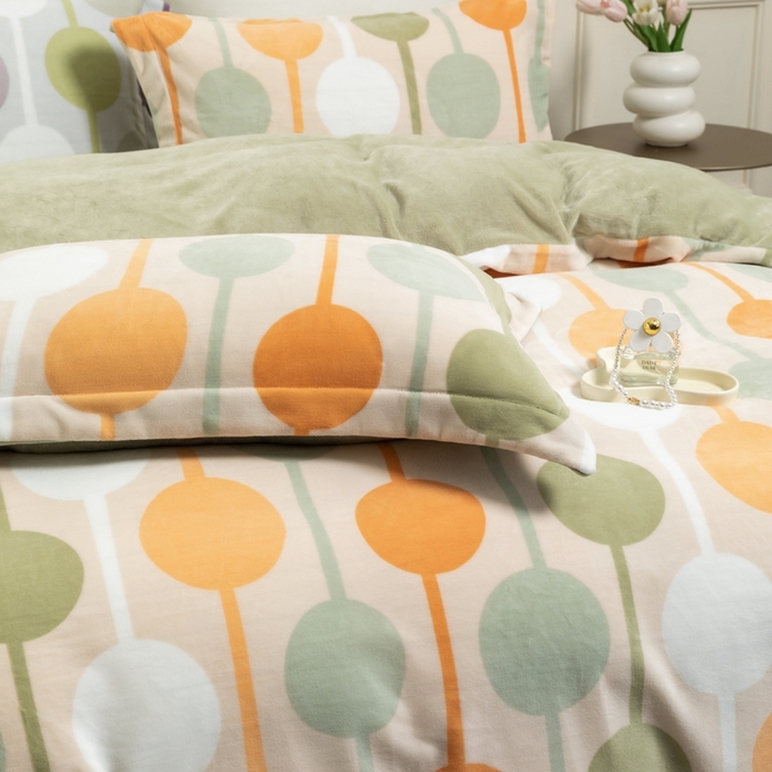 91家纺网 家纺一手货源 找家纺 宜家坊 2024新款加厚保暖印花牛奶绒四件套 迷境-奶绿