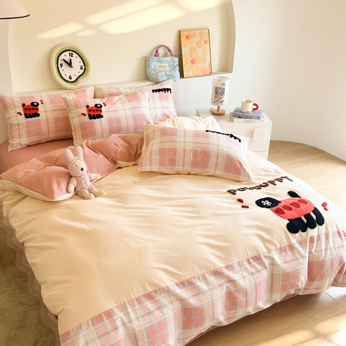 91家纺网 家纺一手货源 找家纺 千朵 2024新款全棉磨毛绣花毛巾绣四件套 爱心狗