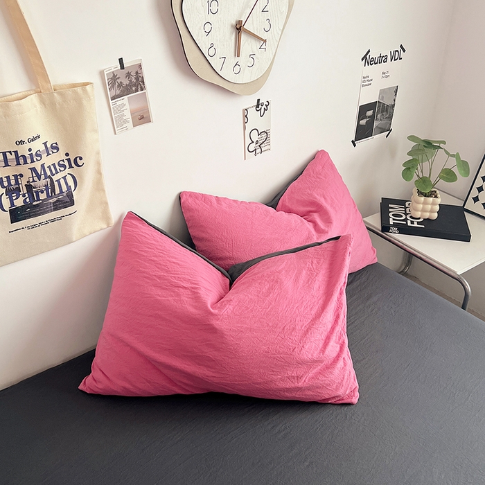 91家纺网 家纺一手货源 找家纺 优佳优品 2024新款ins风超柔褶皱亲肤磨毛水洗棉四件套 玫红深灰